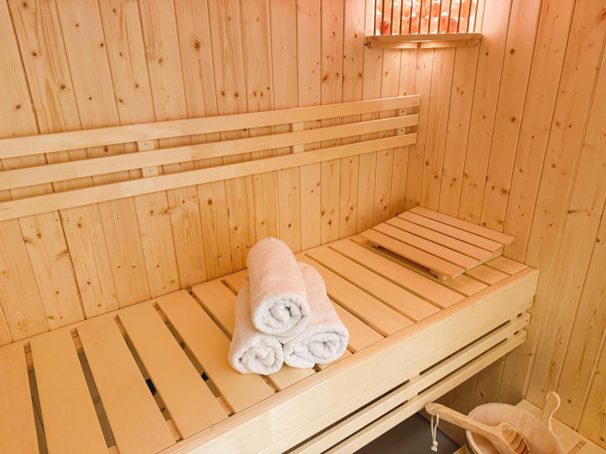 Coco Romantic In Central Antwerp - Sauna 外观 照片